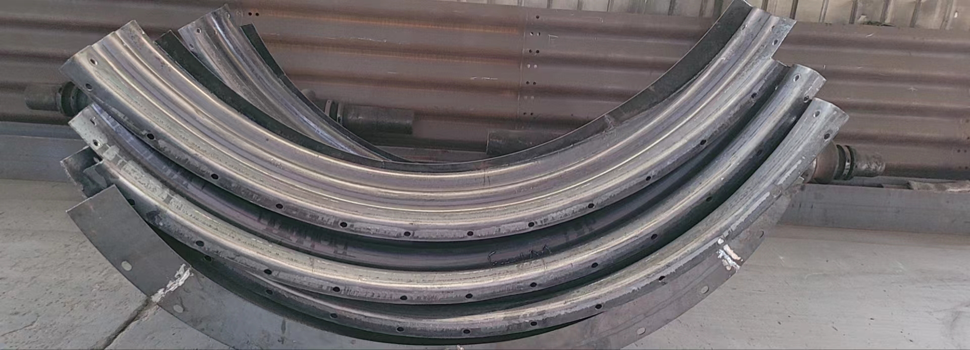 拼裝波紋涵管.jpg 拼裝波紋涵管.jpg